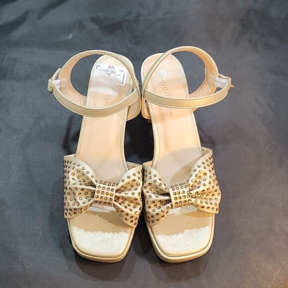 BRAND NEW WELLSFOUNTN RHINESTONE BOWNOT BLOCK HEEL OPEN-TOE SANDAL G1 - Picture 1 of 15